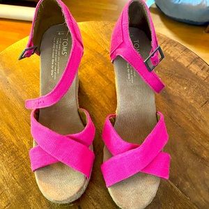 TOMS BRAND NEW HOT PINK WEDGES